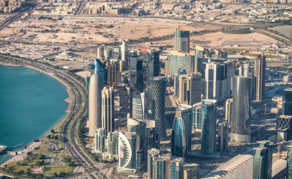 负债21亿住豪宅,负债6亿住17万酒店