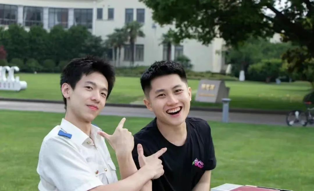 哪个大学专业校服最好看,大学专业古风校服