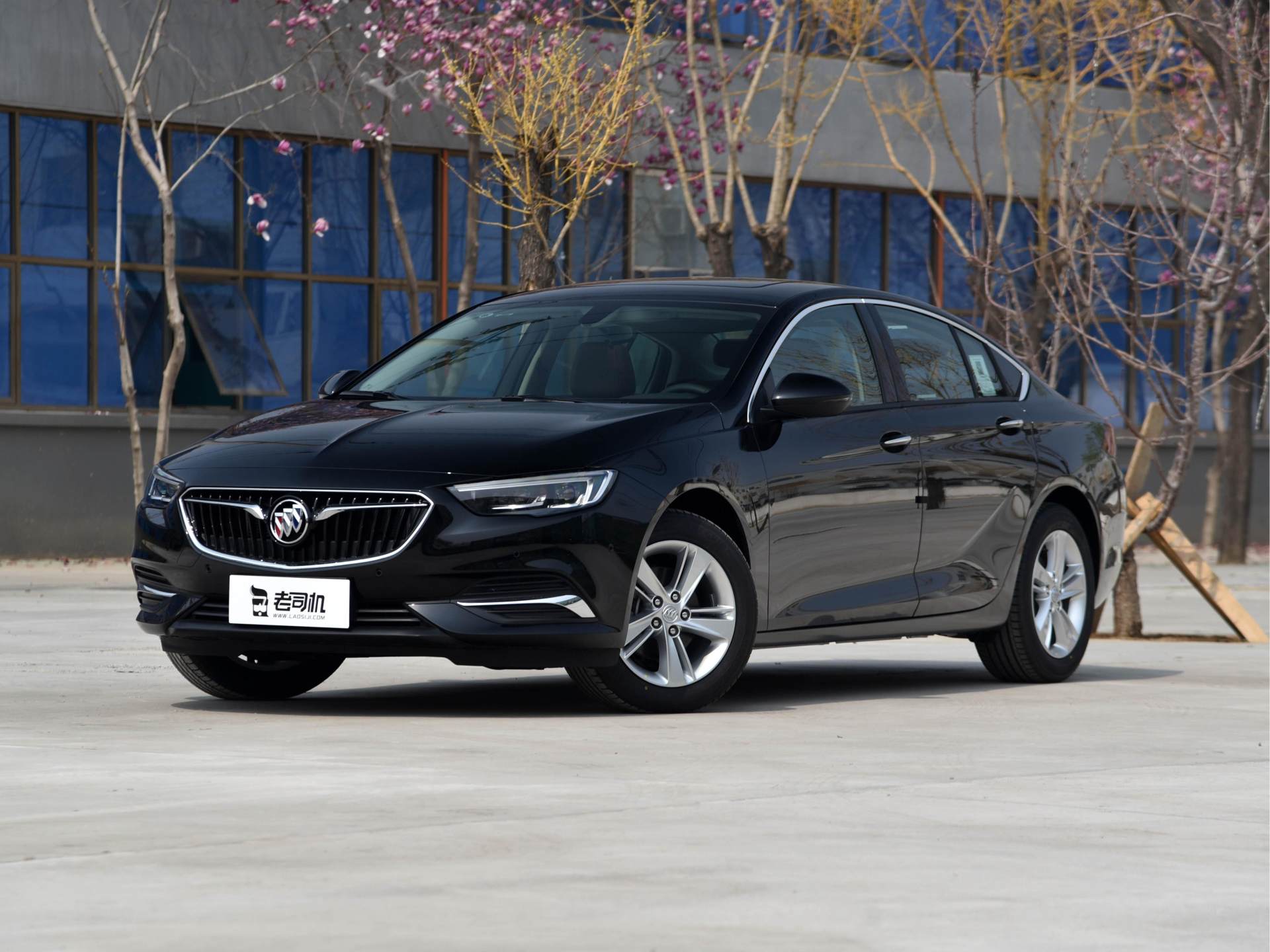 很帅气性价比很高的b级车君威,空间大动力强价格便宜外观帅气