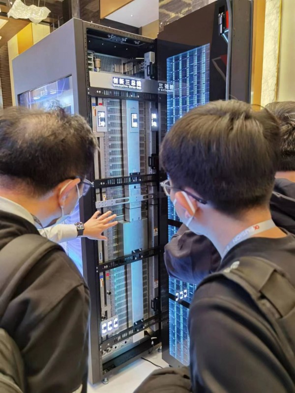 英特尔最新服务器,英特尔服务器最新