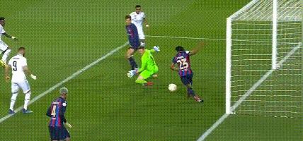 巴萨0-4落败大巴黎之后的逆转,巴萨4年来首次遭遇西甲两连败