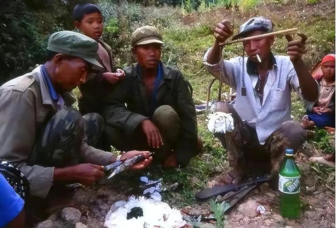 25岁民警猝死在派出所,25岁牺牲的缉毒卧底民警