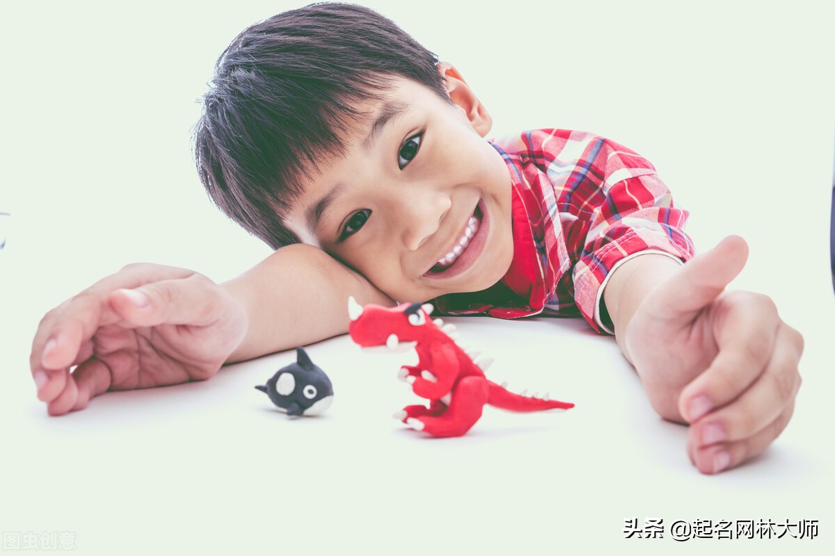 诗词里大气的男孩名字,古诗词中适合男孩大气名字