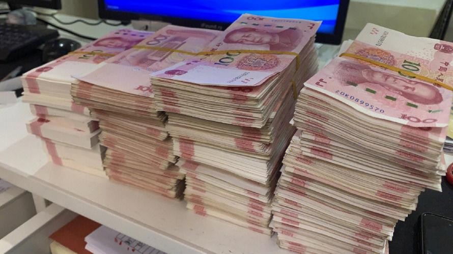 27岁无业游民,全款买4套豪宅,日入510万,民警破门逮捕大受震撼