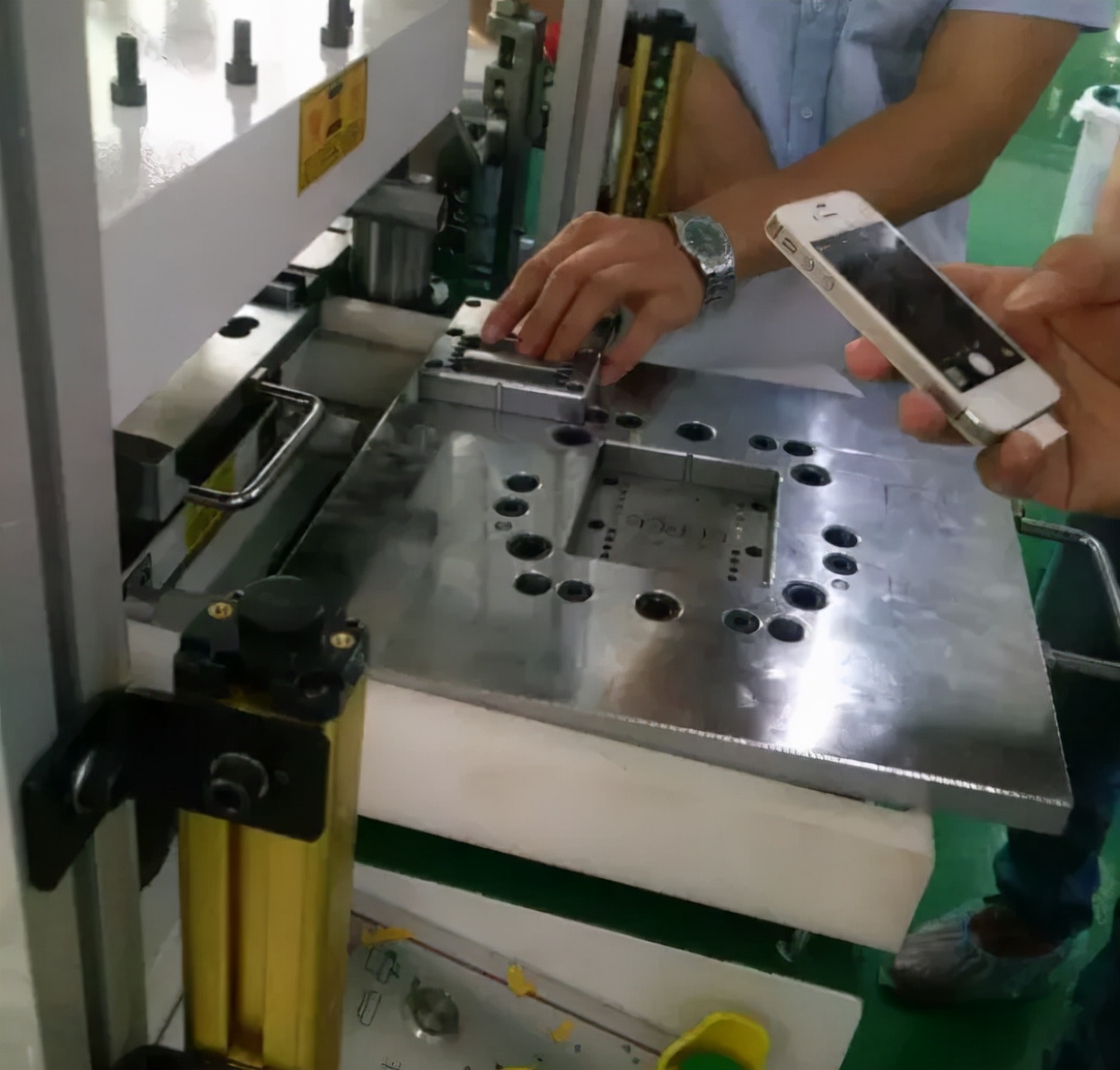 模切脱模粘模怎么解决,模切过程中一些不良现象怎么办