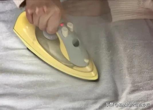 羊绒大衣上的顽固油渍怎么处理,羊毛大衣污渍油渍如何自己清洗