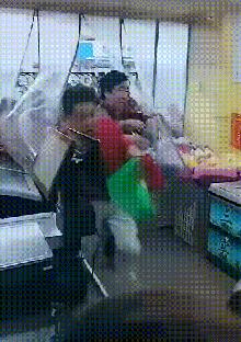 现在女大学生太开放,这么隐私的东西露在外面,男人看了都脸红了