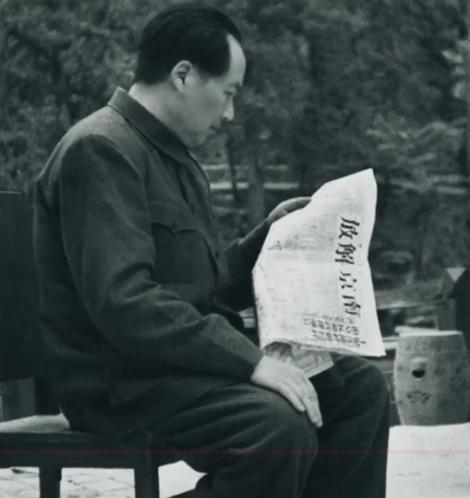 朱老总的元帅军衔编号为004，那么001是谁？再次体现主席的大智慧