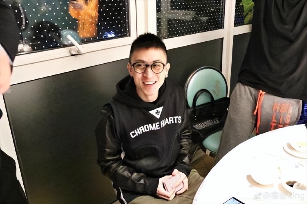 秦奋跟韦雪怎么认识的,富二代秦奋和韦雪的关系