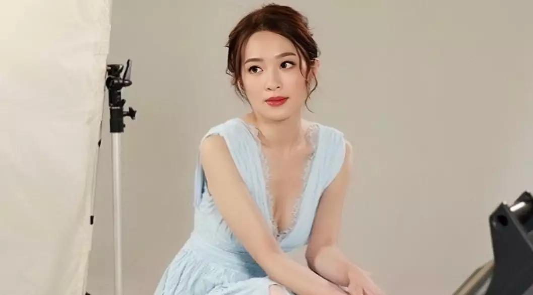 香港知名女星新剧迎破格性演出！差点遭活体解剖，几乎全裸上阵