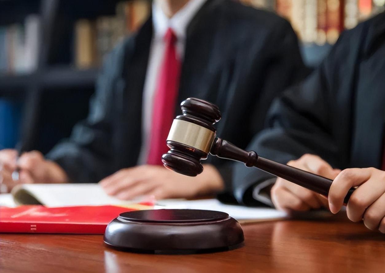 两次车祸后，女子和陌生男被威胁要再次这样做，检察官：不是强奸