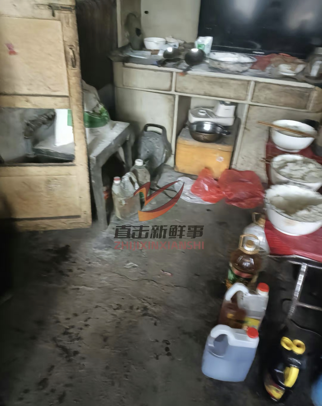 逼迫13岁男童吃粪便，并拍视频上传网络！受害者父亲：已被迫和解