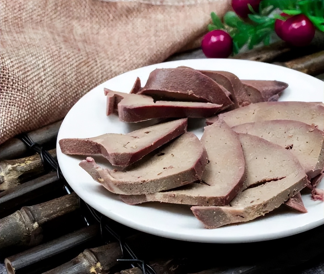 尿酸高的人身体会出现什么症状,尿酸偏高的人都有些什么症状