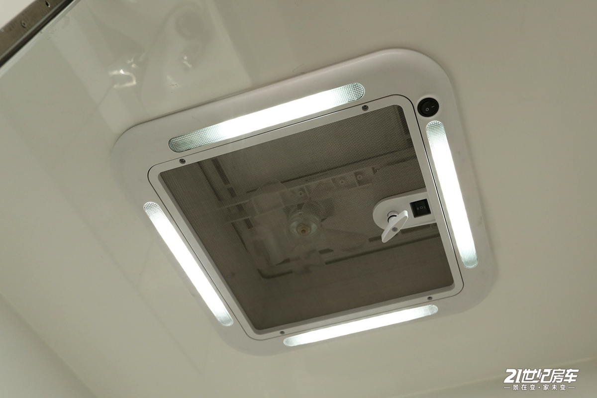 长安峰景览拓者对比大通t90,长安峰景和大通t90