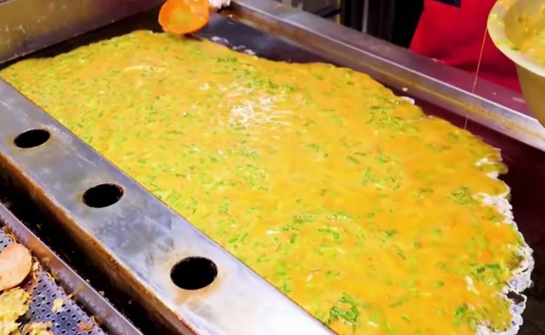 学校门口卖小吃能赚多少钱,学校门口的小吃一年能赚多少