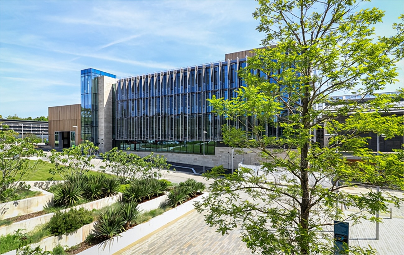 英国专科留学大学推荐,英国南安普顿大学值得去吗