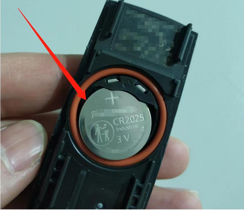 家用车钥匙打不开车门，按键后无反应，该如何处理？你有遇到过吗