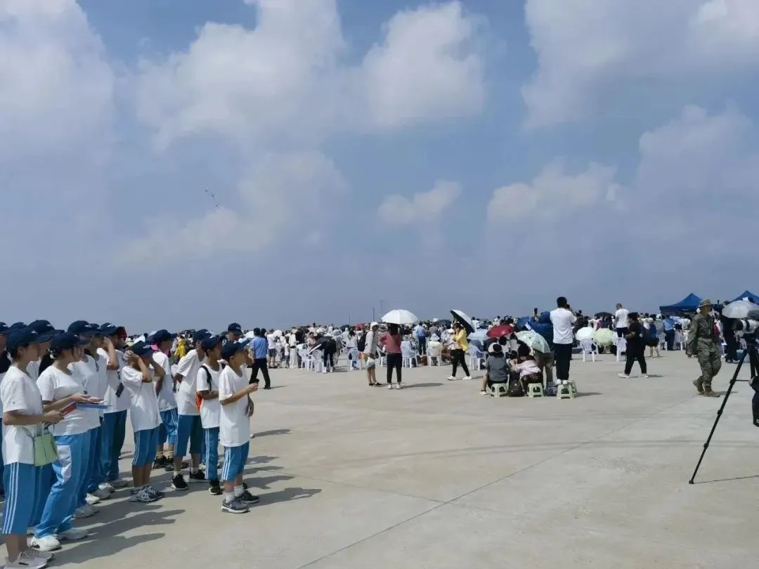 追梦空天凌云志振翅鸿雁赋能时——首都师范大学附属中学育鸿学校