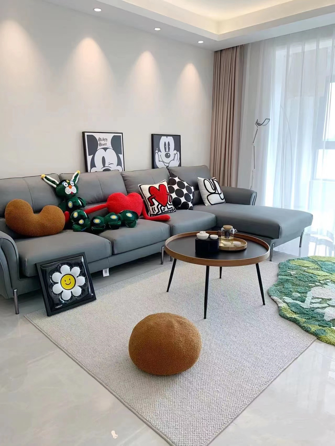 大白墙悬空电视柜颜色搭配效果图,小户型大白墙电视墙