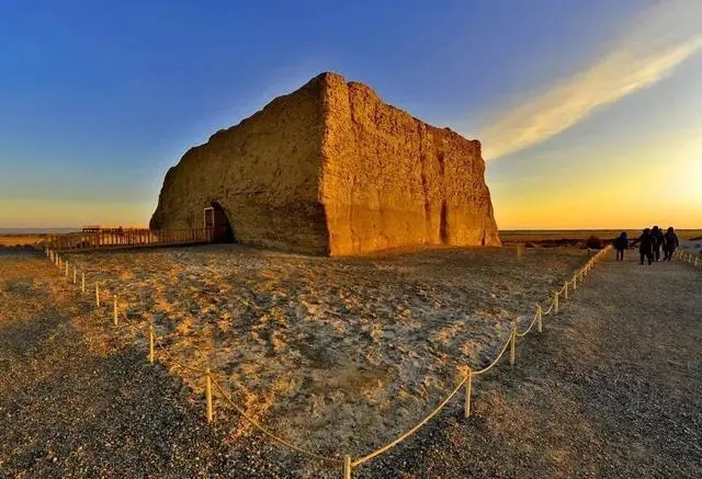 论故城玉门关文化的艺术形态和审美特征