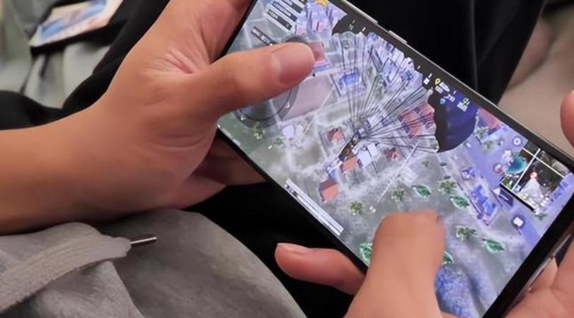 20岁小伙与35岁二婚女相亲,25岁小伙相亲