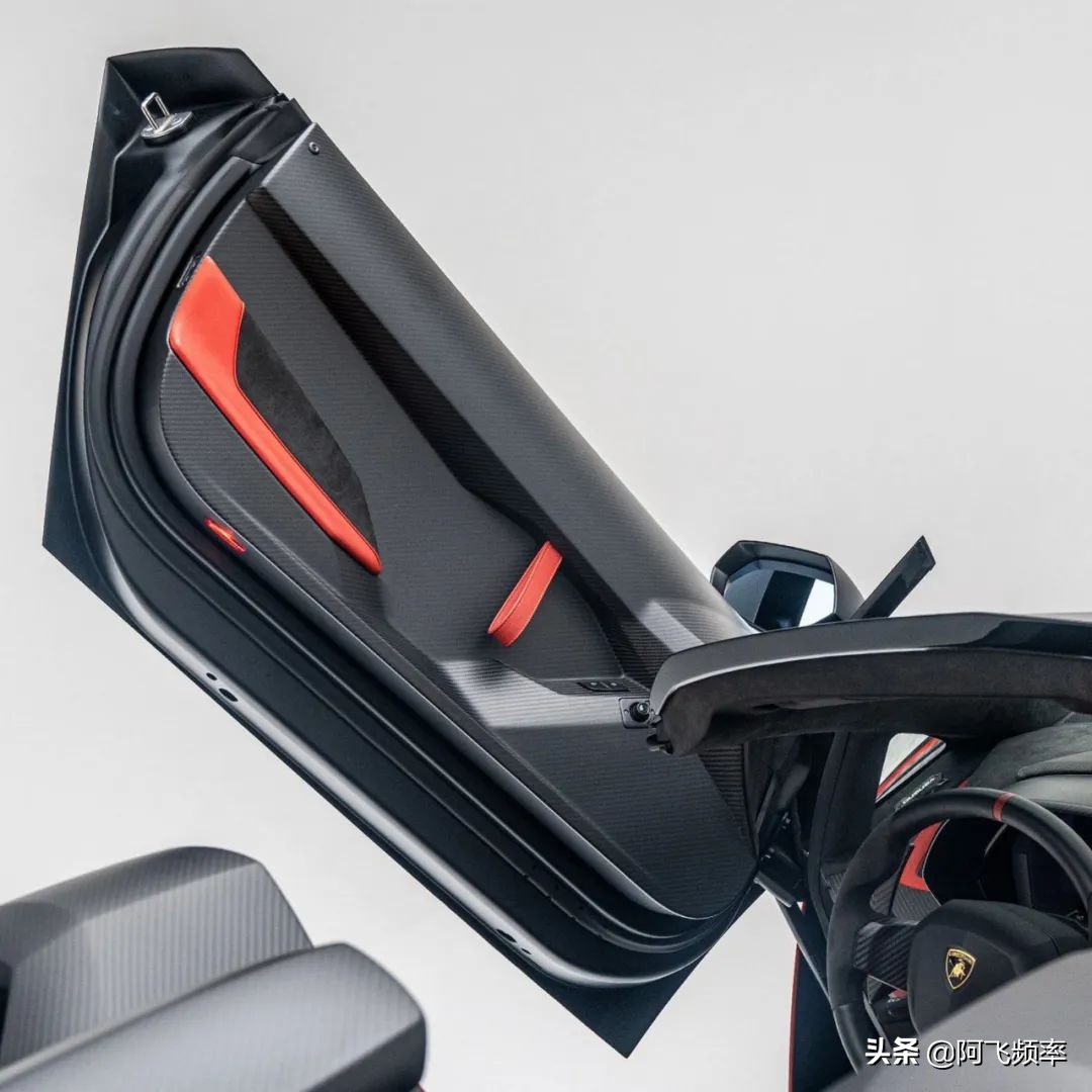 世界唯一一辆兰博基尼,兰博基尼毒药敞篷全球限量多少辆