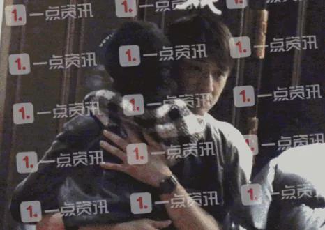 尴尬不失礼貌的微笑林更新,林更新不演戏吗