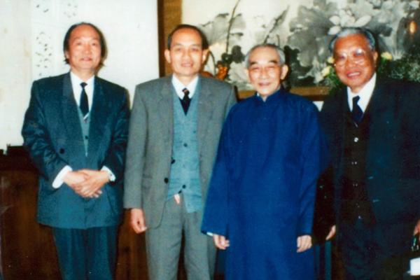 1923年出生的霍英东，身为一名商人，为何可以享受国葬待遇