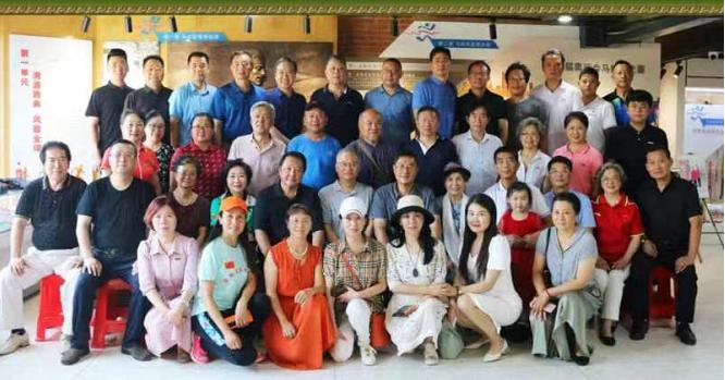 弘扬体育精神诗歌献礼*党**的“二十大”马拉松诗歌诵读会在合肥举行