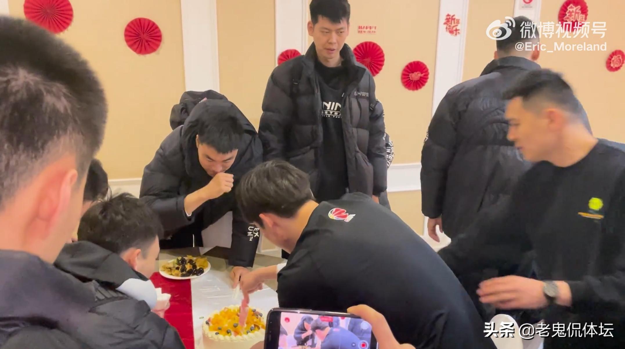 杨鸣训斥朱荣振郭艾伦,杨鸣朱荣振郭艾伦