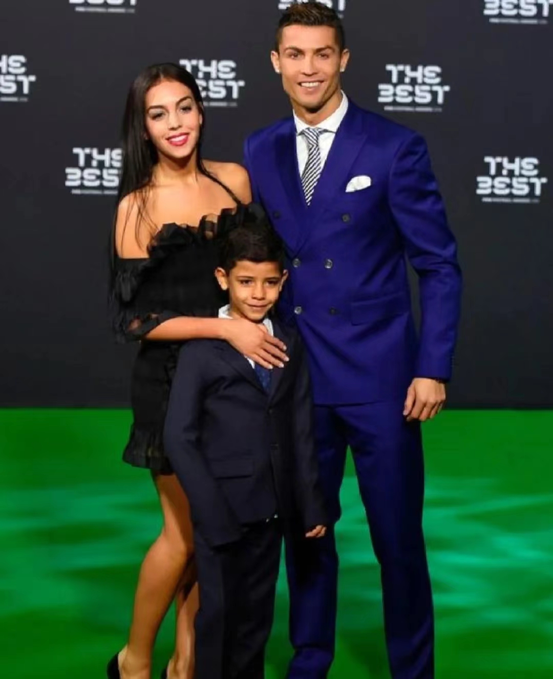 阿根廷夺冠后梅西和姆巴佩,c罗支持阿根廷夺冠姆巴佩