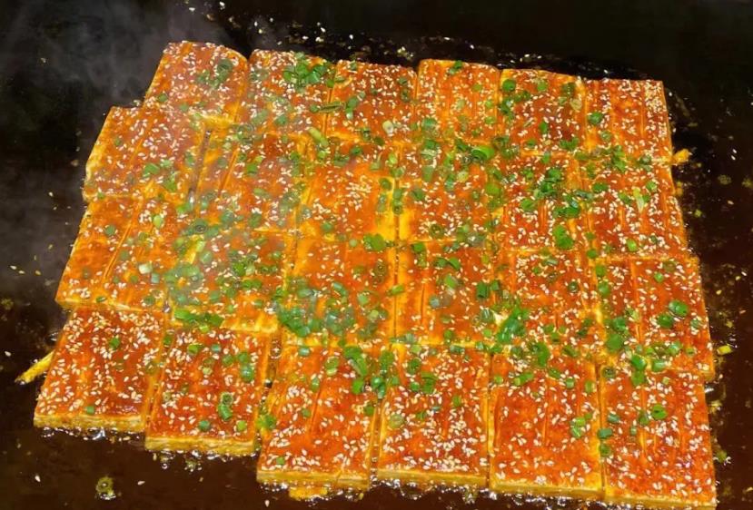 95后夫妻摆摊日入9000元，真事还是“励志故事”？详细分解剖析