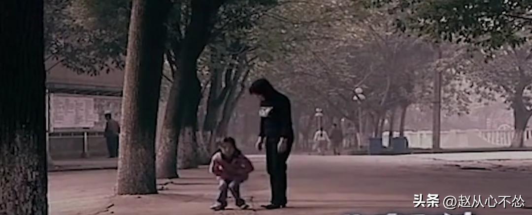 06年，湖北女孩腹疼难忍，胸透看不见心脏，医生：心掉进了肚子里