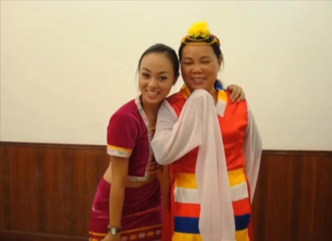 12年海南中专妹嫁给剑桥学霸老公,海南妹嫁剑桥学霸