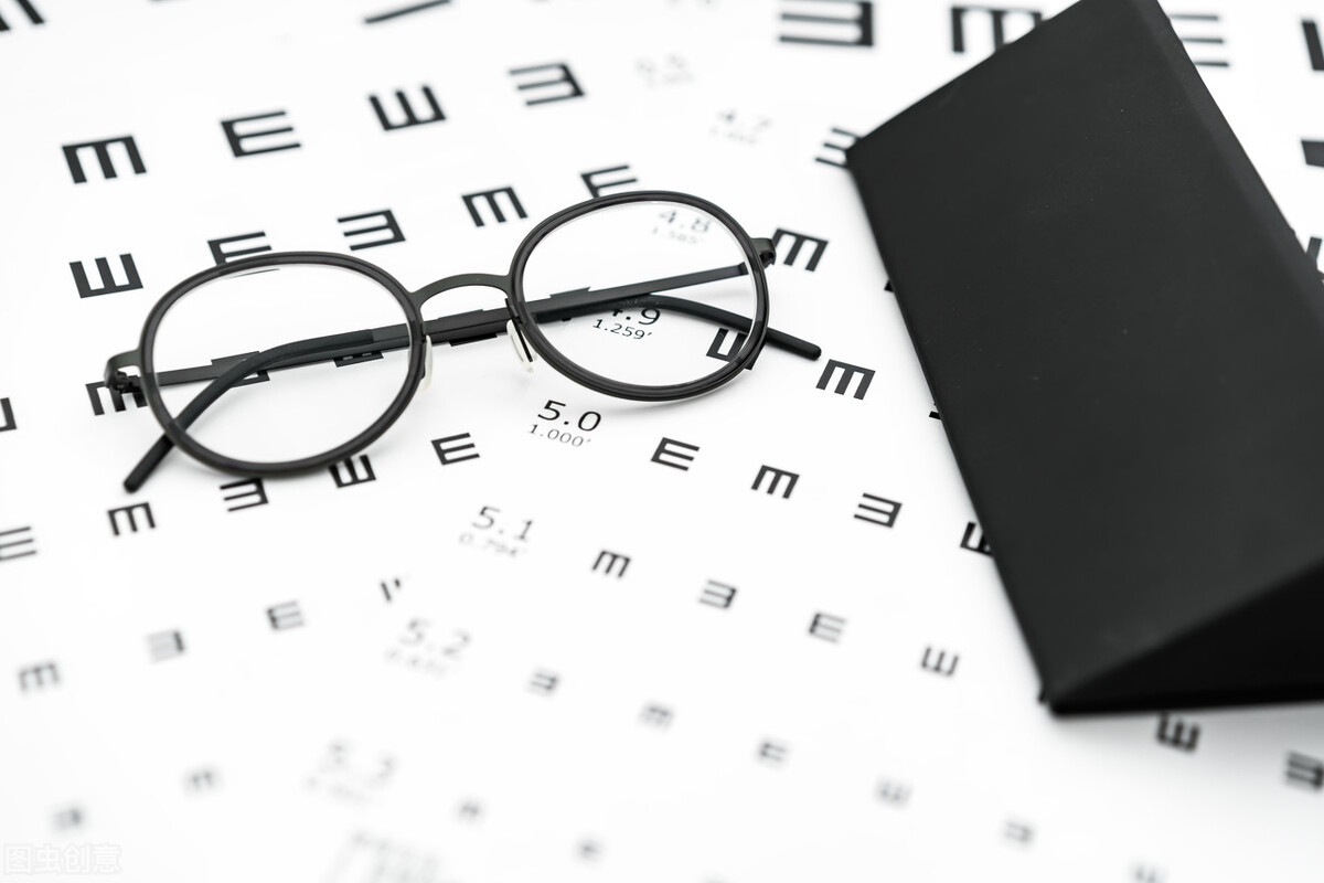 网上配眼镜怎么才能靠谱一点,如何配近视眼镜不踩坑