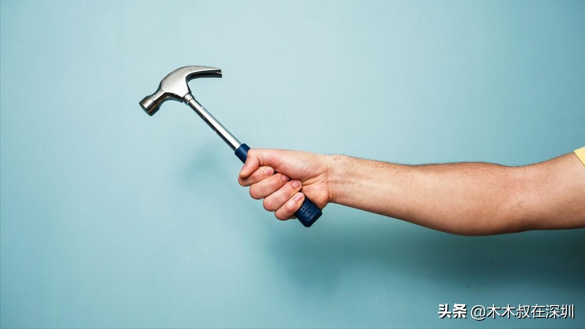 金蝶：蝴蝶和锤子之间竟然能联系上，善于营销的公司，市值数百亿