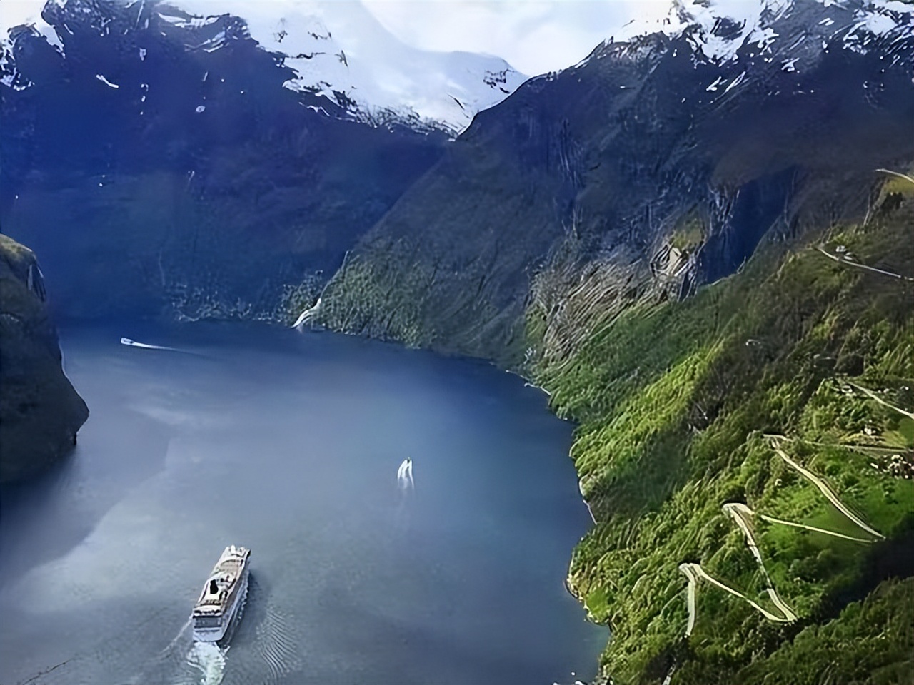 到泰国旅游可别乱买弯弯扇，它是身份的象征，当地只有一种人会买