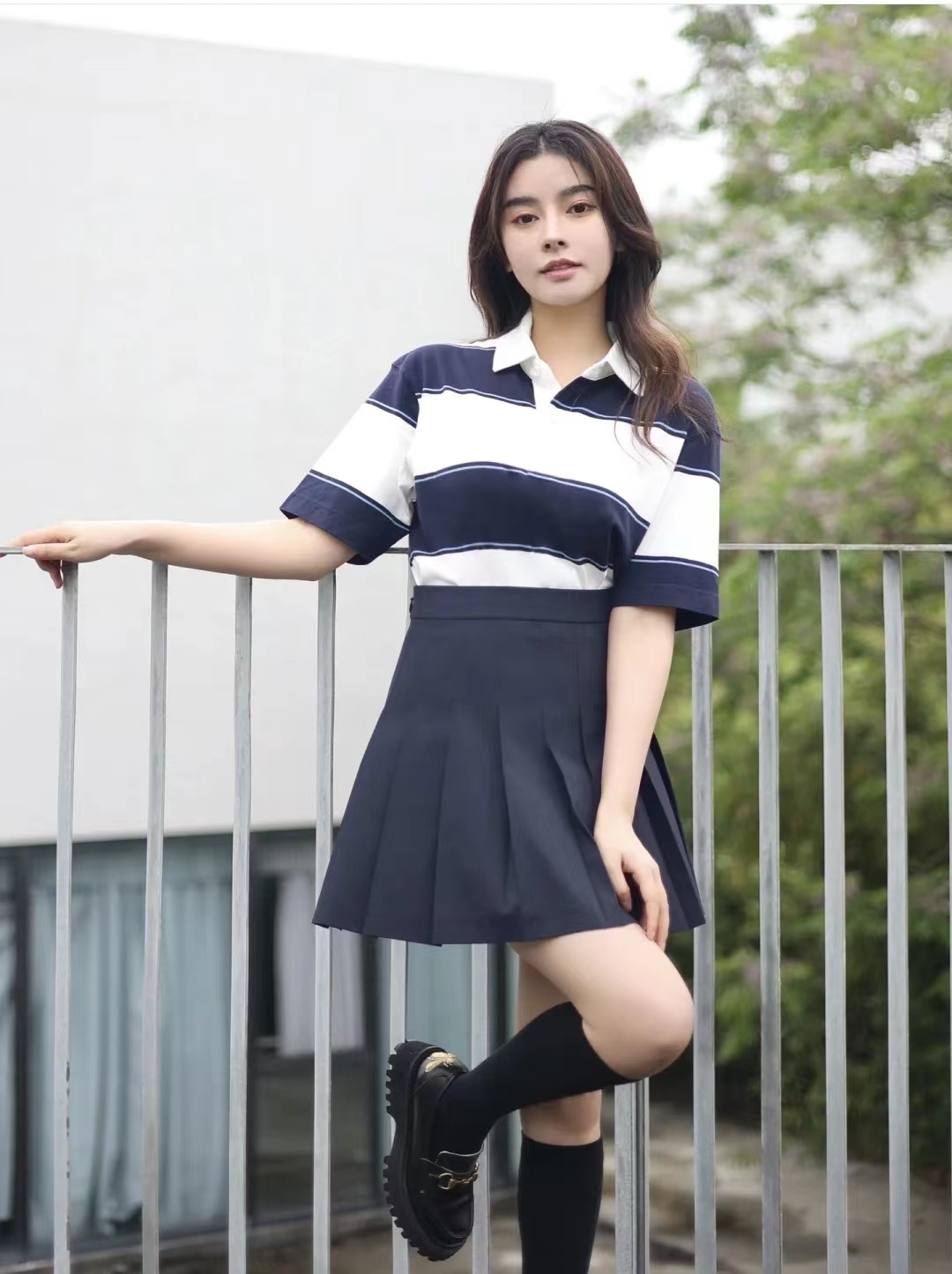 短款百褶短裙的10种搭配方法冬季,灰色短款百褶半身裙怎么搭配上衣