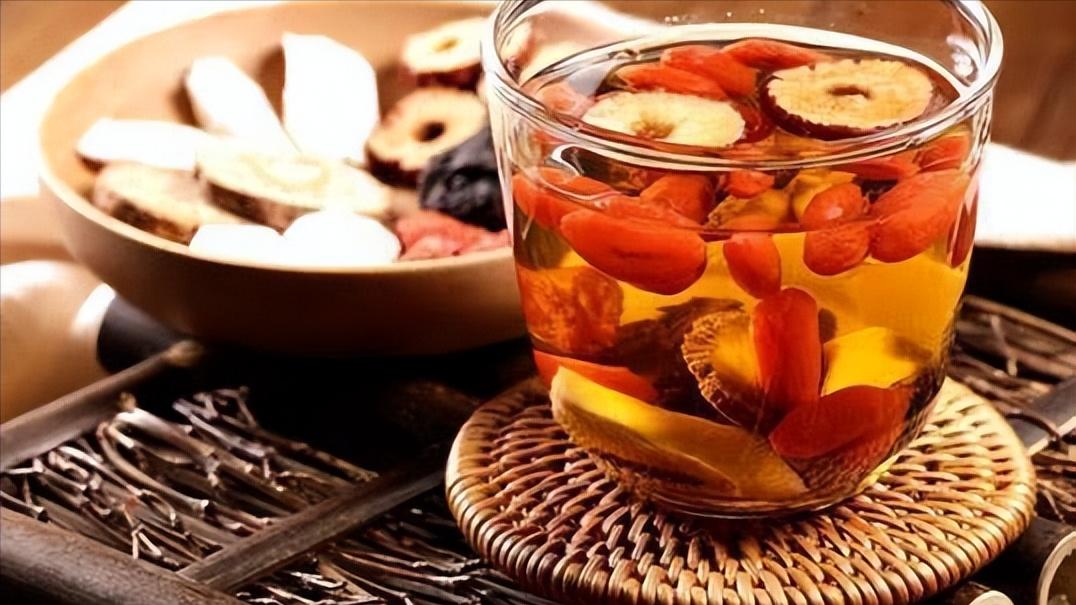 枸杞怎样食用降高血糖,枸杞加什么可以降血糖