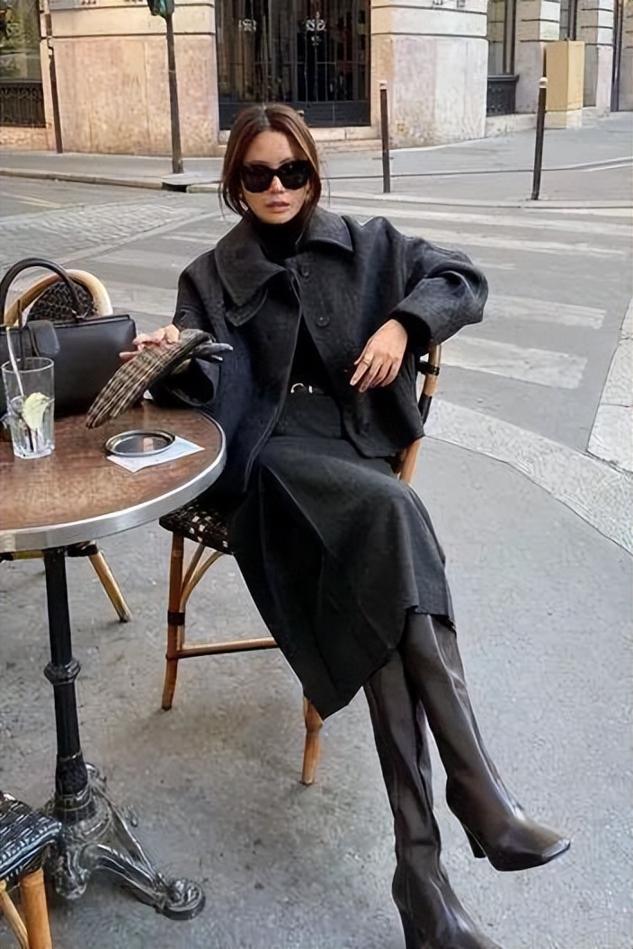 55岁女士气质高端穿搭冬,40左右的女人秋冬怎么穿好看