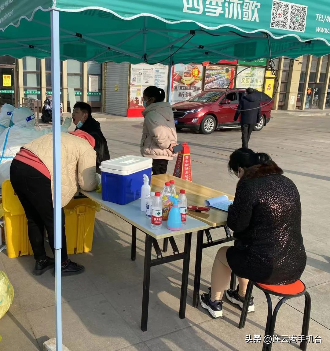 同心战疫奉献爱心巾帼志愿者活动,抗疫志愿者团队活动