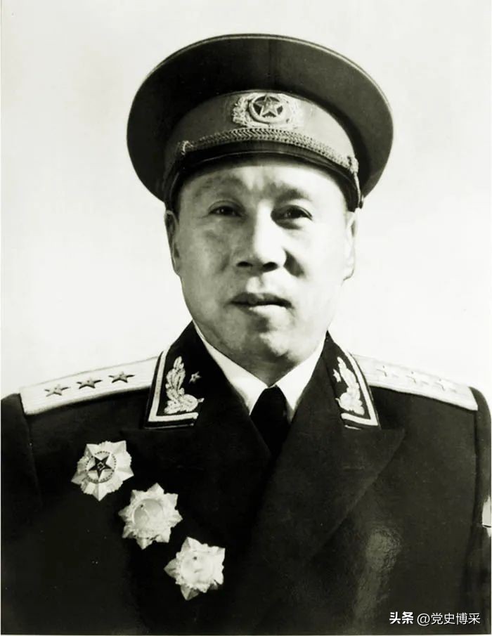 甘泗淇：红二方面军走出的开国上将，推广新式整军运动受到毛主席高度评价，妻子李贞是唯一的开国女将军