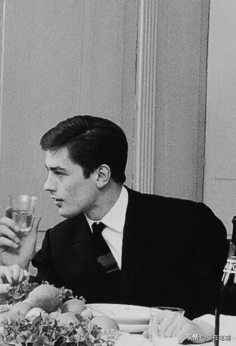 阿兰德龙和莫妮卡贝鲁奇广告,阿兰德龙和莫妮卡贝鲁奇什么关系