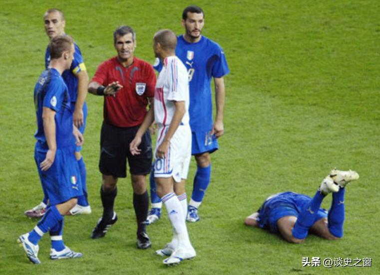 卡塔尔世界杯马宁为何给c罗红牌,马宁卡塔尔世界杯卡牌现场