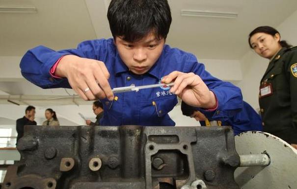 企业用工荒与大学生就业难并存,用工荒遇到的就业难