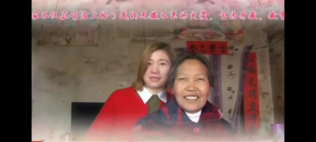 花无名分胜名花野陌荒坡艳似霞，莫笑卑微白头叟，心怀梦想走天涯