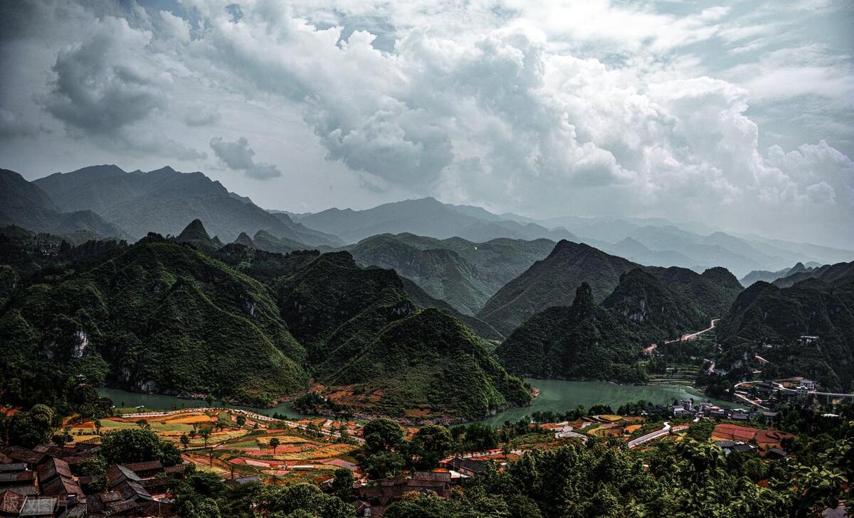 楼上古寨，布局极为讲究，距今上百年安静诗意，却养在深闺无人识