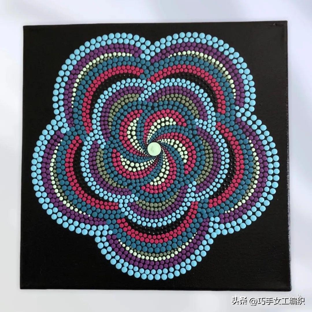 她用粗细不同的铅笔，棉签，牙签，筷子…竟把家里的旧物翻了个新