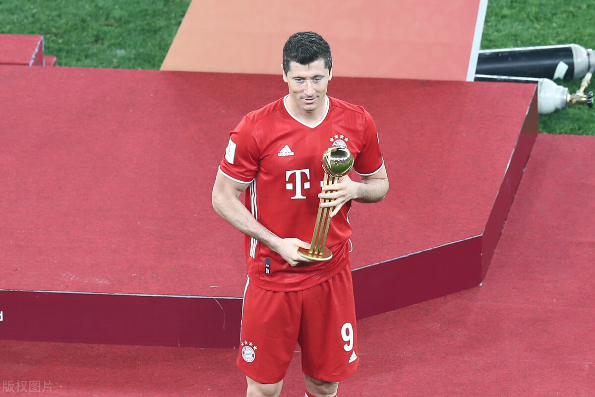 fifa年度莱万诺伊尔,莱万即将追平c罗欧冠纪录