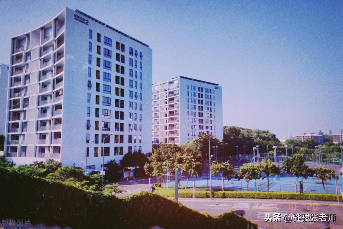 1所大学转专业自由，4所大学比较容易转，其他高校转专业很难吗？